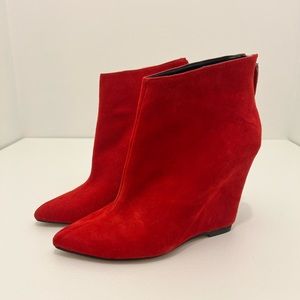 DV Dolce Vita Suede Booties Size 7 Red